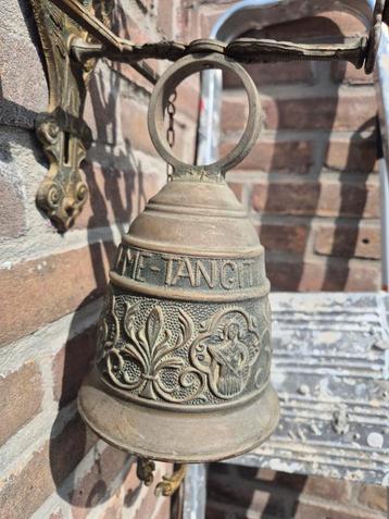 Kloosterbel beschikbaar voor biedingen