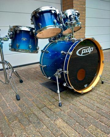 PDP FX shellset drumkit by DW evt incl hoezen en hardware. beschikbaar voor biedingen