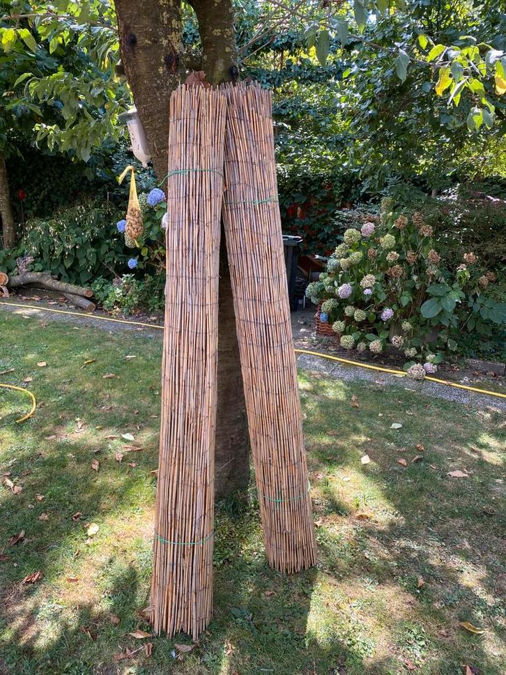Rieten tuinhek op rol. 3m lengte 2m hoog. 2x, Tuin en Terras, Tuinhekken en Hekwerk, Gebruikt, Tuinhek, Overige materialen, Ophalen