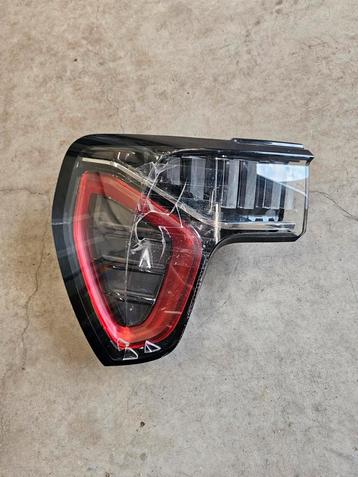 Linker achterlicht lynk & co 01 met kapot glas. beschikbaar voor biedingen