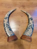 Grote bewerkte buffelhoorns, Antiek en Kunst, Ophalen