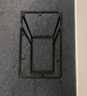 Metalen Bijzettafel - Industrieel Design beschikbaar voor biedingen