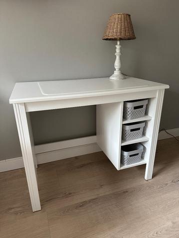 Wit bureau, 90 cm breed, als nieuw beschikbaar voor biedingen