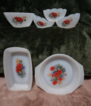 arcopal servies. beschikbaar voor biedingen