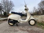 Vespa Primavera '946 Dior look', Fietsen en Brommers, Scooters | Vespa, Benzine, Overige modellen, Maximaal 45 km/u, Zo goed als nieuw