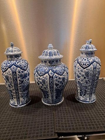 Delftsblauwe Dekselvazen Set van 3 beschikbaar voor biedingen