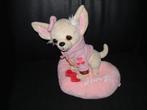 DII BELGIE HOND CHIHUAHUA OP KUSSEN VELOURS ECRU MET ROZE FL, Ophalen of Verzenden, Nieuw, Hond