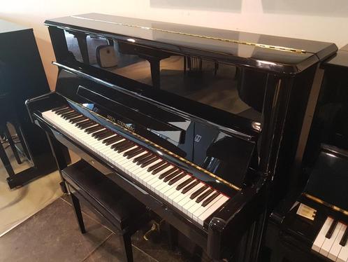 Jong gebruikte piano W. Steinberg 125 Eisenach zwart glans, Muziek en Instrumenten, Piano's, Gebruikt, Piano, Zwart, Hoogglans