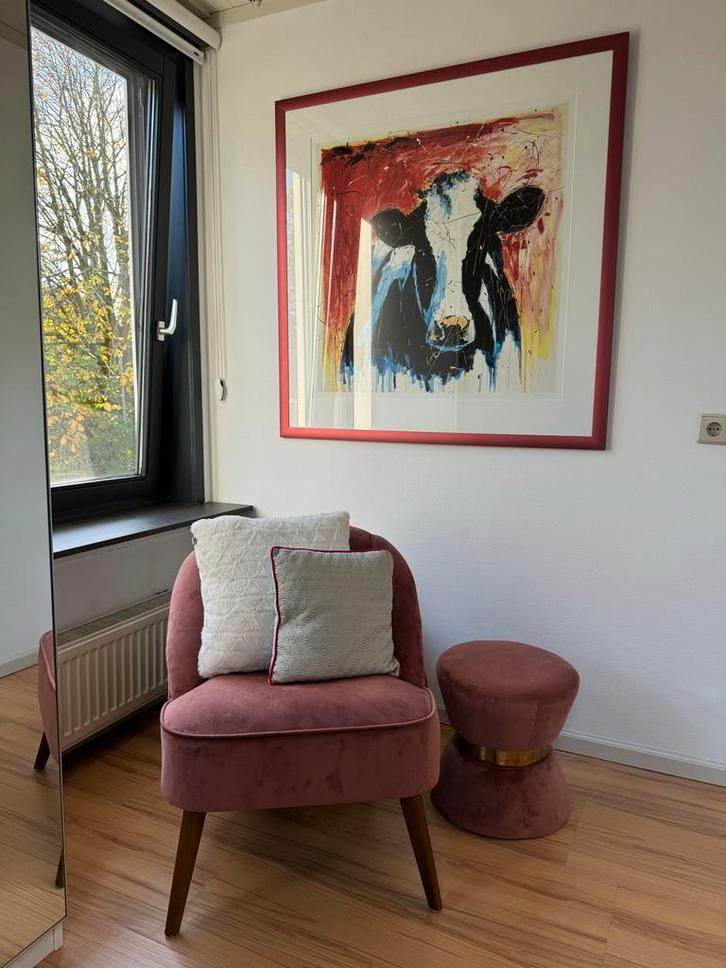 Leuke roze stoel met poef, Huis en Inrichting, Fauteuils, Zo goed als nieuw, Stof, Minder dan 50 cm, Minder dan 75 cm, Ophalen