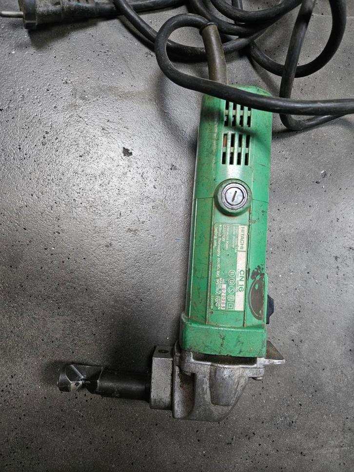 Hitachi CN16 Plaatbewerking knabbelschaar, Doe-het-zelf en Verbouw, Gereedschap | Overige machines, Gebruikt, Ophalen of Verzenden