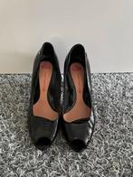 Fornarina lakleren pumps met open neus maat 40, Kleding | Dames, Schoenen, Pumps, Verzenden, ., Zwart
