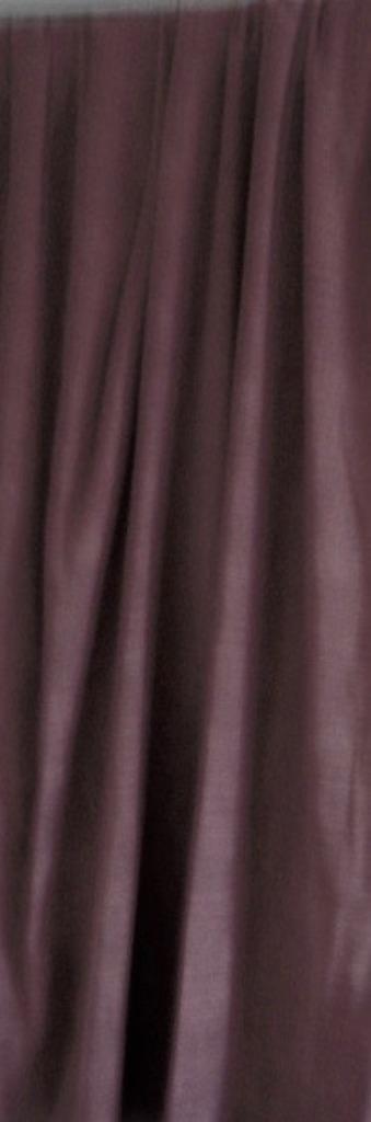 '1 MOOIE WARME KLEUR PAARS GORDIJN beschikbaar voor biedingen