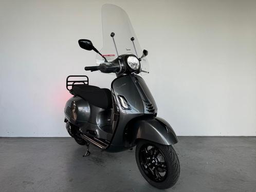 Vespa GTS 300 Super Sport Agaat Grijs, 2024, Custom, Motoren, Motoren | Piaggio, Bedrijf, Scooter, 1 cilinder, Ophalen of Verzenden