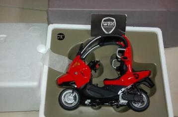 SALE !! 1:10 BMW C1 red BMW dealer editie in box WRH beschikbaar voor biedingen