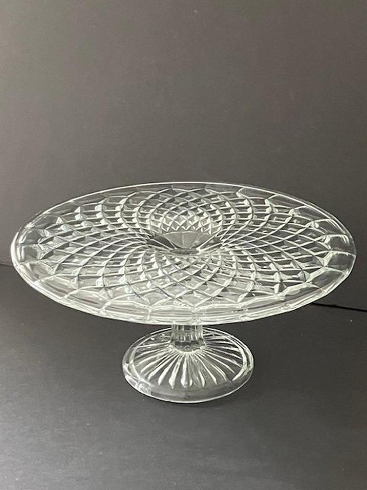 Taart etagere - taartschaal op voet € 12,50, Huis en Inrichting, Keuken | Servies, Zo goed als nieuw, Schaal of Schalen, Overige stijlen