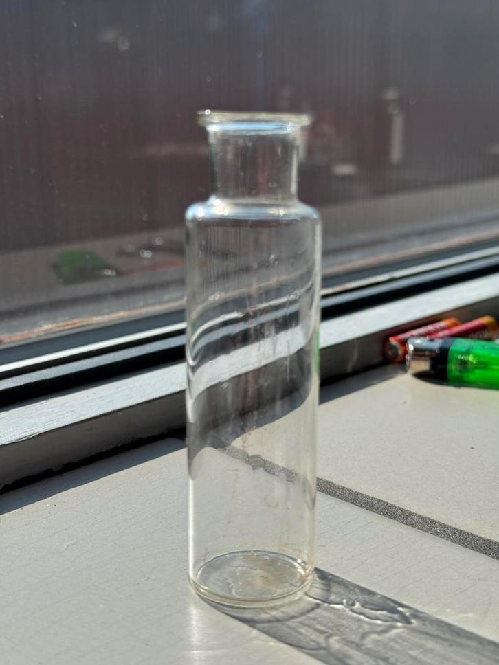 Bodemvondst 1880 Mondgeblazen geïriseerd zeer dun flesje, Antiek en Kunst, Antiek | Glas en Kristal, Verzenden