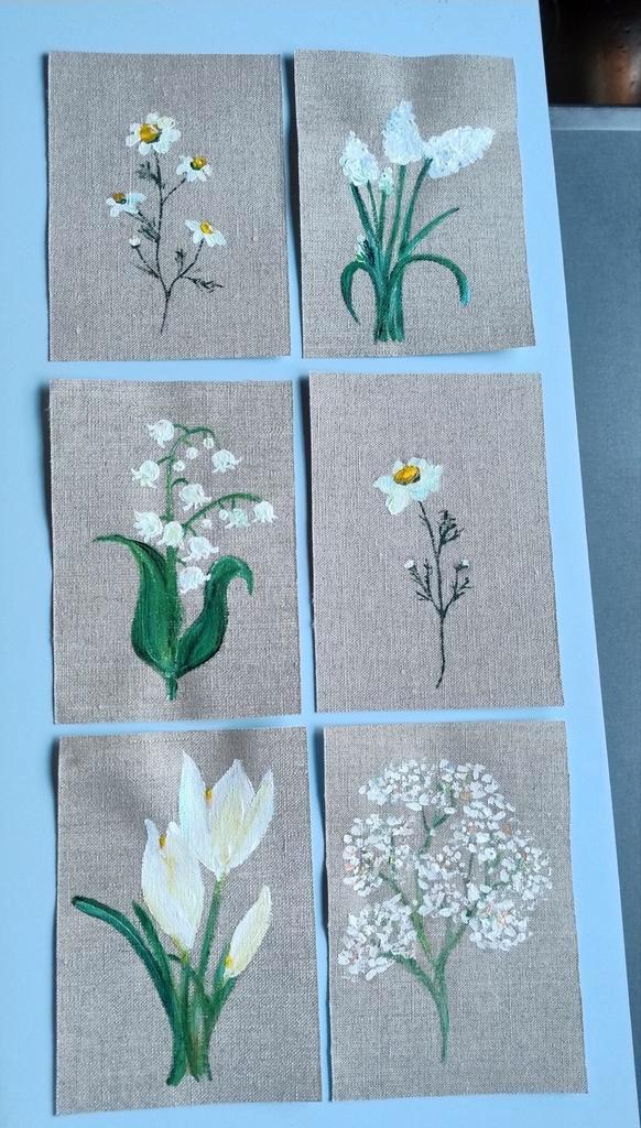 Witte bloemen ~ kleintje kunst ~ Linnen `~ atelier, Huis en Inrichting, Woonaccessoires | Schilderijen, Tekeningen en Foto's, Zo goed als nieuw