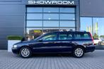 Volvo V70 2.4, 140 PK Automaat NL Auto, Airco, Trekhaak!, 1556 kg, Traction-control, Blauw, 2435 cc
