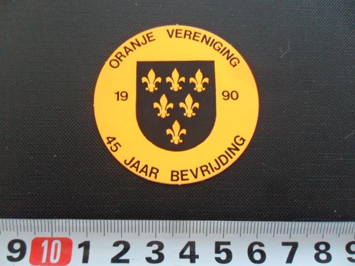 sticker 1990 oranje vereniging 45 jaar bevrijding, Verzamelen, Stickers, Zo goed als nieuw, Ophalen