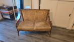 Vintage 2-zits bank, rieten details, sierlijk houten frame., Ophalen