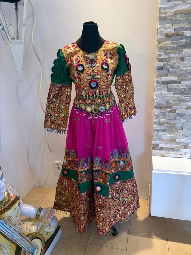 Prachtige Afghaanse jurk, Kleding | Dames, Jurken, Zo goed als nieuw, Maat 38/40 (M), Roze, Onder de knie, Ophalen of Verzenden