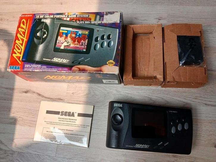 Sega - Nomad 16 bit portable game system (CIB), Spelcomputers en Games, Spelcomputers | Sega, Zo goed als nieuw, Mega Drive, Zonder controller