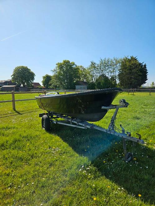 Mooie sloep 4.5 m Yamaha 9.9 pk 4-takt + trailer & k, Watersport en Boten, Sloepen, Gebruikt, Tot 10 pk, 3 tot 6 meter, Buitenboordmotor