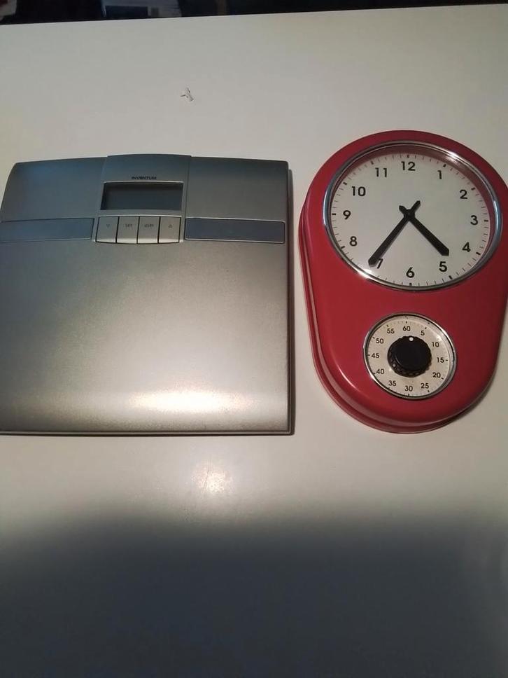 Keuken Klok en personen weegschaal samen 8 euro, Witgoed en Apparatuur, Weegschalen, Zo goed als nieuw, Personenweegschaal, 100 kg of meer
