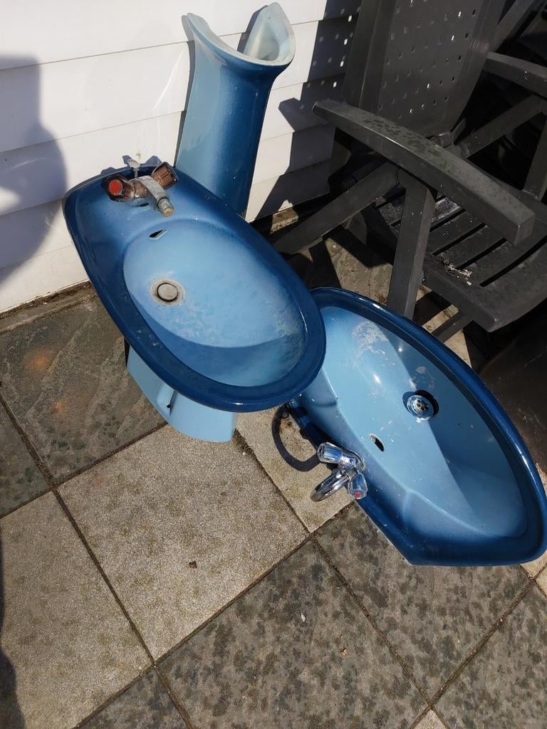 Gratis wasbak en bidet, Doe-het-zelf en Verbouw, Sanitair, Gebruikt, Wastafel, Steen, Ophalen