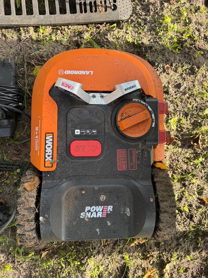 Robot grasmaaier Worx tot 500m2, Tuin en Terras, Robotmaaiers, Zo goed als nieuw, Ophalen of Verzenden