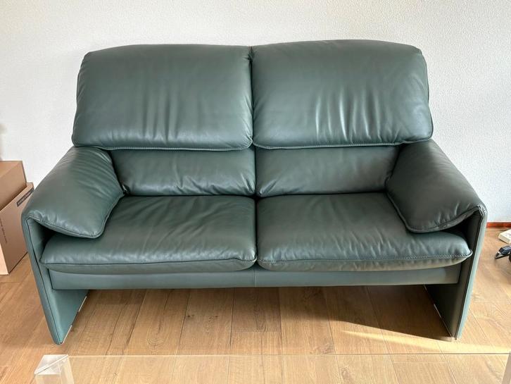 Bank Leolux Bora Beta 2 zits, Huis en Inrichting, Banken | Bankstellen, Zo goed als nieuw, Tweepersoons, Minder dan 150 cm, 75 tot 100 cm