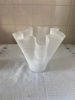Waaiervaas Design - marmer wit glazen vaas met golvende rand, Ophalen, Wit, Minder dan 50 cm, Glas