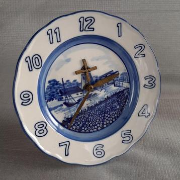 Staand klokje Delfts Blauw ø 14 cm. draaiende molen beschikbaar voor biedingen