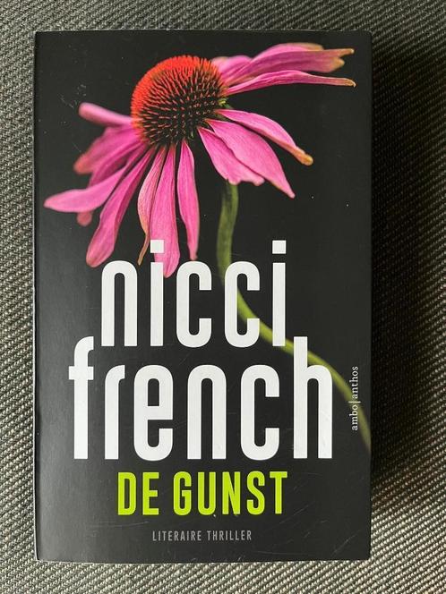 Nicci French - De gunst. (2022), Boeken, Thrillers, Zo goed als nieuw, Ophalen of Verzenden