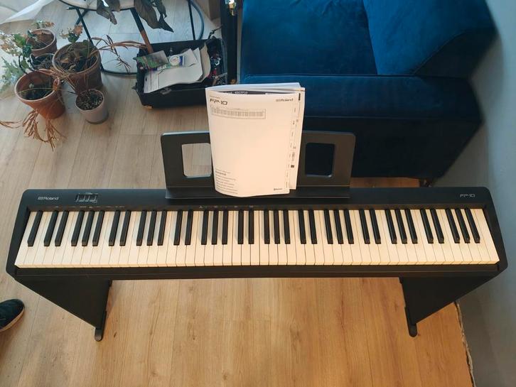 Roland FP-10 incl. onderstel & pedaal, Muziek en Instrumenten, Piano's, Ophalen