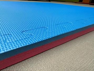 TATAMI PREMIUM 26 EVA FOAM ROOD-BLAUW ACTIE beschikbaar voor biedingen