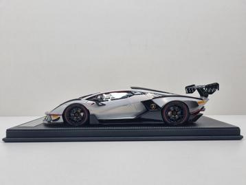 CE Model
Lamborghini Essenza SC V12
1/10
1:18 Nieuw  beschikbaar voor biedingen