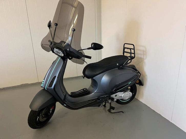 Vespa Sprint Frozen ice  2021 6500km!, Fietsen en Brommers, Scooters | Vespa, Zo goed als nieuw, Overige modellen, Maximaal 25 km/u
