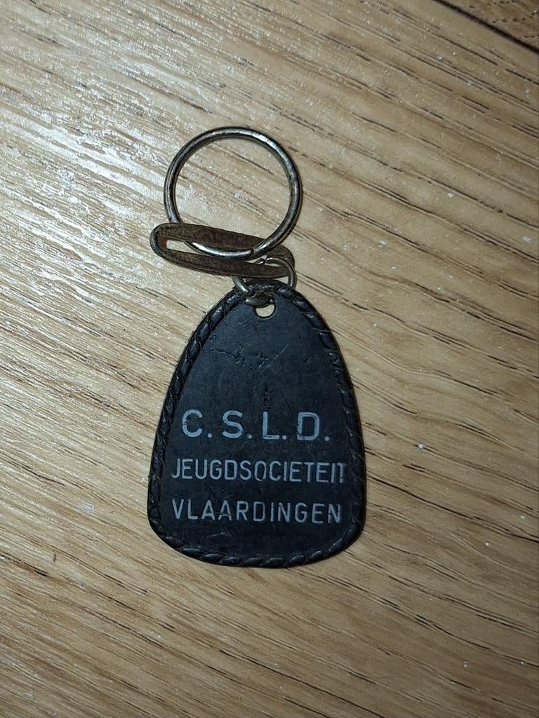 Vintage C.S.L.D. Jeugd Sociëteit Vlaardingen Sleutelhanger, Ophalen of Verzenden, Zo goed als nieuw, Overige typen