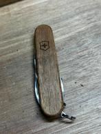 VICTORINOX. HOUT, Ophalen of Verzenden, Zo goed als nieuw