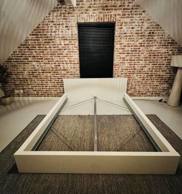 Ikea MALM Bed frame, hoog, wit, 180x200 cm - afbeelding 2
