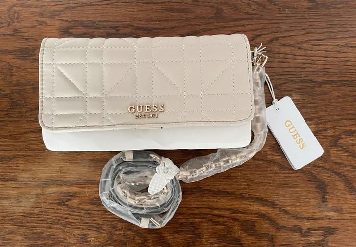 Elegante Guess Schoudertas, Sieraden, Tassen en Uiterlijk, Tassen | Damestassen, Nieuw, Schoudertasje, Wit, Ophalen of Verzenden