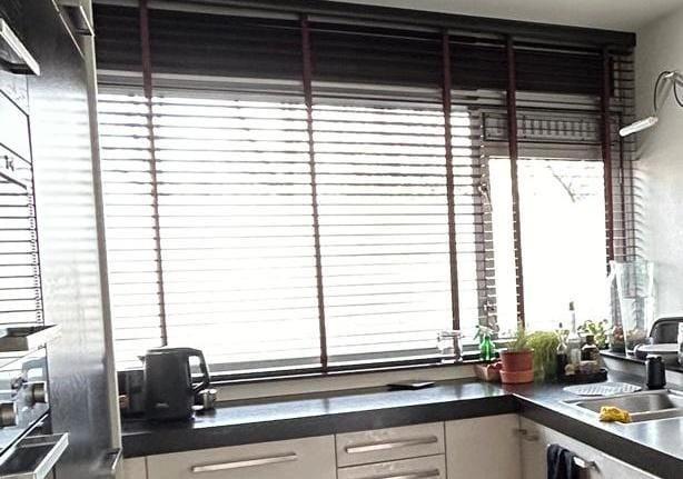 Jaloezie gordijn donker hout 207cm, Huis en Inrichting, Stoffering | Gordijnen en Lamellen, Gebruikt, 150 tot 200 cm, 200 cm of meer