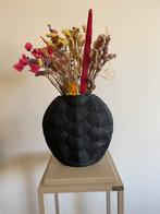 Mat zwarte vaas schildpadden schild inc droogbloemen, Ophalen of Verzenden, Zo goed als nieuw, Zwart, Minder dan 50 cm