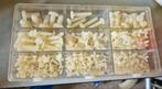 4 bakjes kunsstof bouten, schroeven en ringetjes, Doe-het-zelf en Verbouw, Ophalen of Verzenden, Zo goed als nieuw