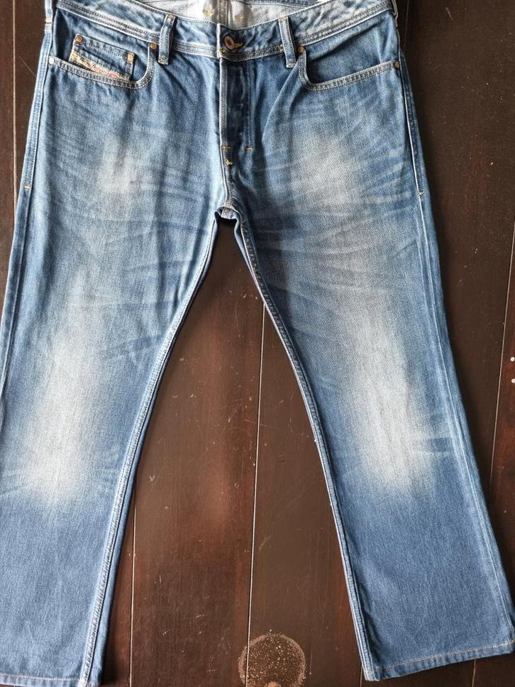 ZGAN CLASSIC DIESEL ZATHAN REGULAR BOOTCUT JEANS SIZE 34/30!, Kleding | Heren, Spijkerbroeken en Jeans, Zo goed als nieuw, W33 - W34 (confectie 48/50)