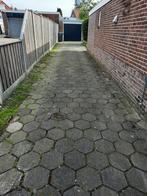 90 tot 100 m2 stenen gratis af te halen, Beton, Zo goed als nieuw, Ophalen, Klinkers