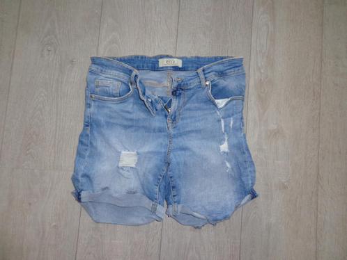 korte damesspijkerbroeken van maat M van Monday en COJ, Kleding | Dames, Spijkerbroeken en Jeans, Gedragen, W28 - W29 (confectie 36)