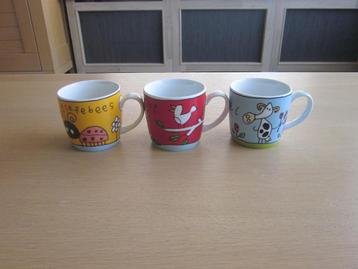 Set van 4 kleurige mokken Babette Harms voor Douwe Egberts beschikbaar voor biedingen
