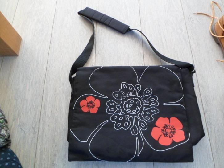 laptoptas, zo goed als nieuw!, Computers en Software, Laptoptassen, Zo goed als nieuw, Schoudertas, 16 inch, Ophalen of Verzenden